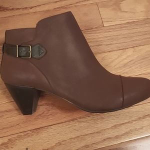 Easy Spirit soft leather booties. 8.5W